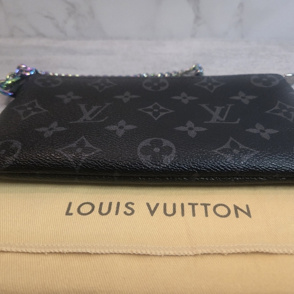 ✨️ LIMITED EDITION ✨️Louis Vuitton x Fragment iPhone Pouch - Picture 6 of 10